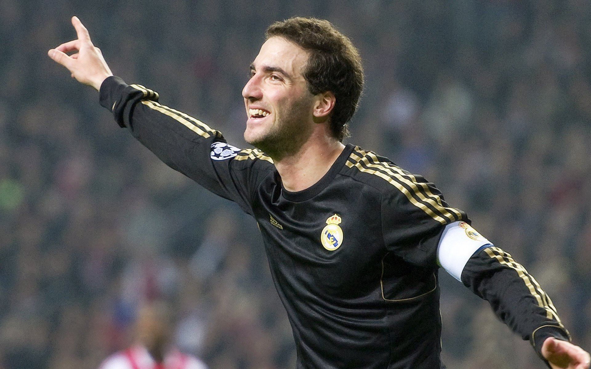 华体会登录入口-英超裁判语义模型提升多语境判罚准确率，英超裁判服装